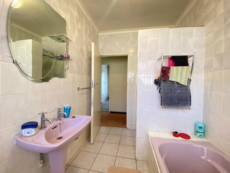 3 Bedroom Property for Sale in Glenvista Gauteng
