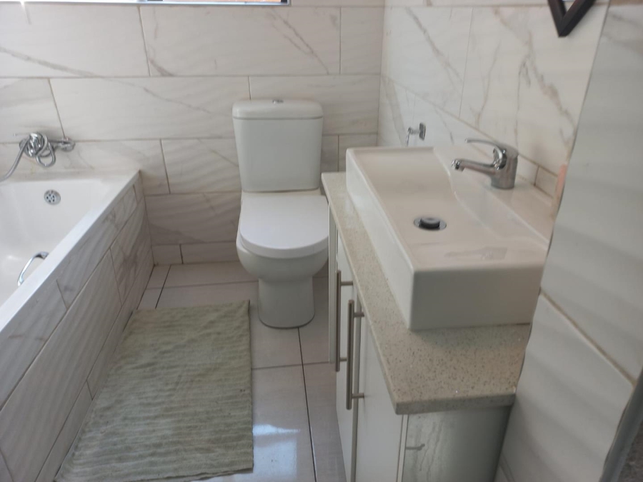 3 Bedroom Property for Sale in Brackenhurst Gauteng