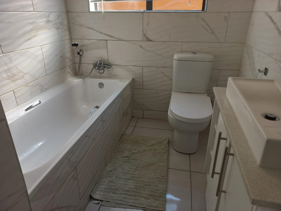 3 Bedroom Property for Sale in Brackenhurst Gauteng