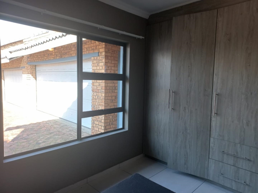 3 Bedroom Property for Sale in Brackenhurst Gauteng