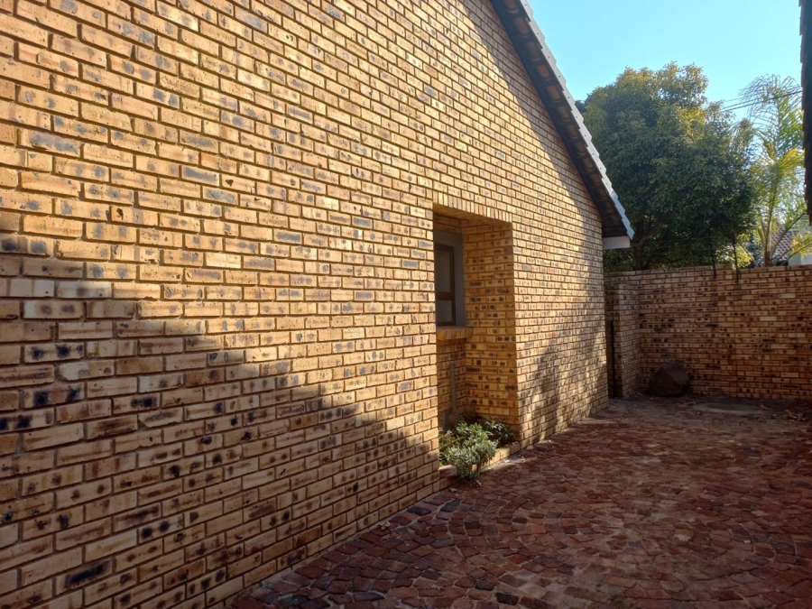 3 Bedroom Property for Sale in Brackenhurst Gauteng