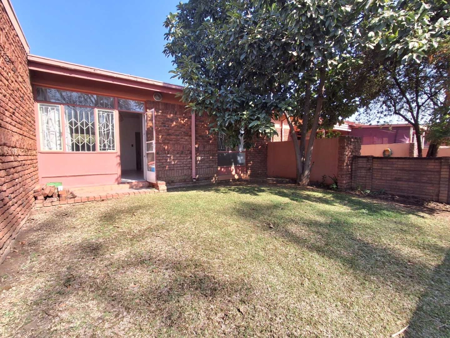 2 Bedroom Property for Sale in Hermanstad Gauteng