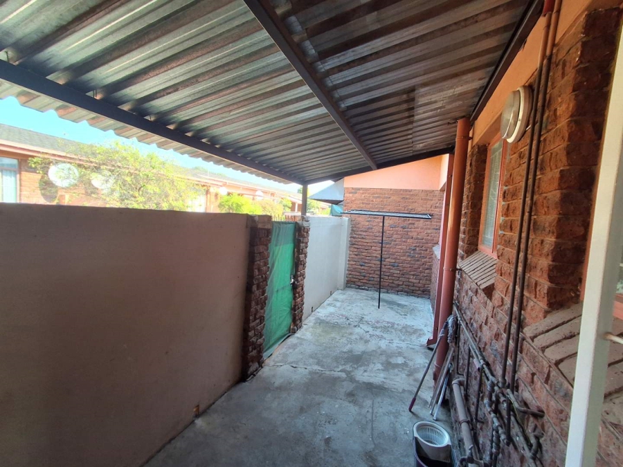 2 Bedroom Property for Sale in Hermanstad Gauteng