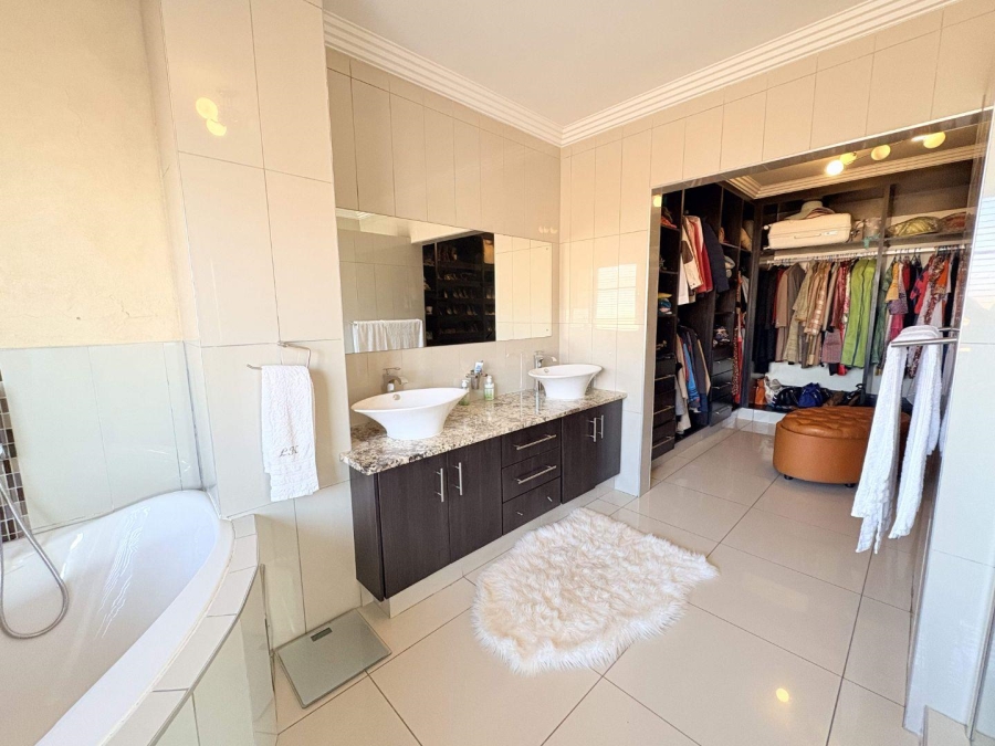 5 Bedroom Property for Sale in Midlands Estate Gauteng