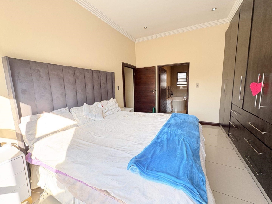 5 Bedroom Property for Sale in Midlands Estate Gauteng