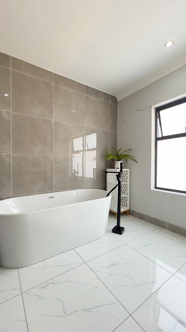 4 Bedroom Property for Sale in Midstream Estate Gauteng