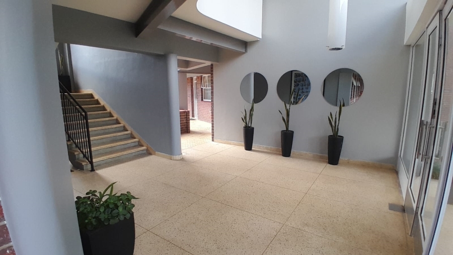 2 Bedroom Property for Sale in Waverley Gauteng