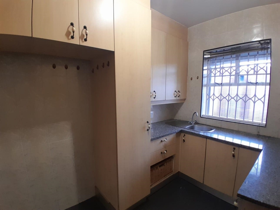 2 Bedroom Property for Sale in Waverley Gauteng