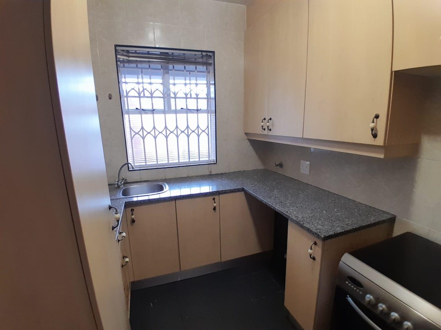 2 Bedroom Property for Sale in Waverley Gauteng