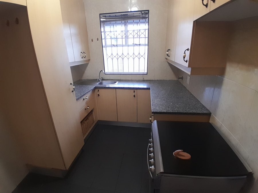 2 Bedroom Property for Sale in Waverley Gauteng