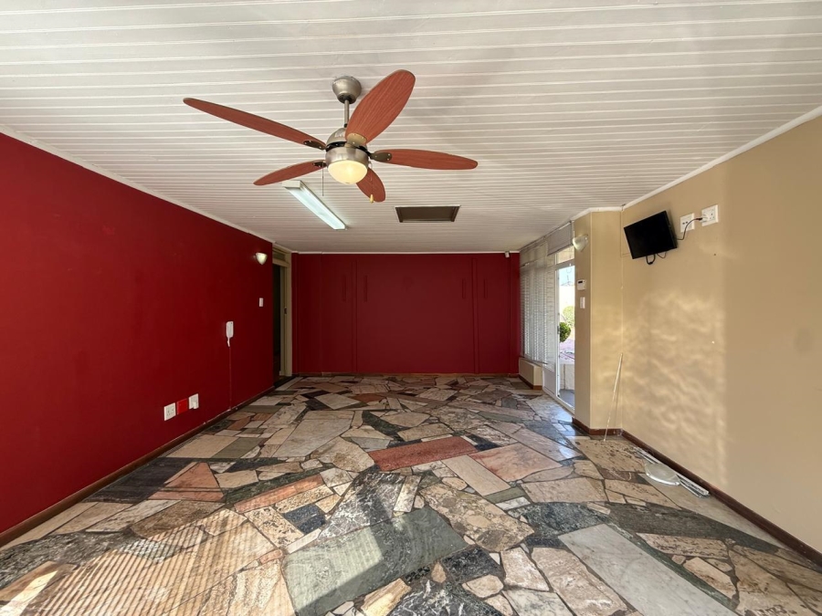 To Let Commercial Property for Rent in Greenside Gauteng