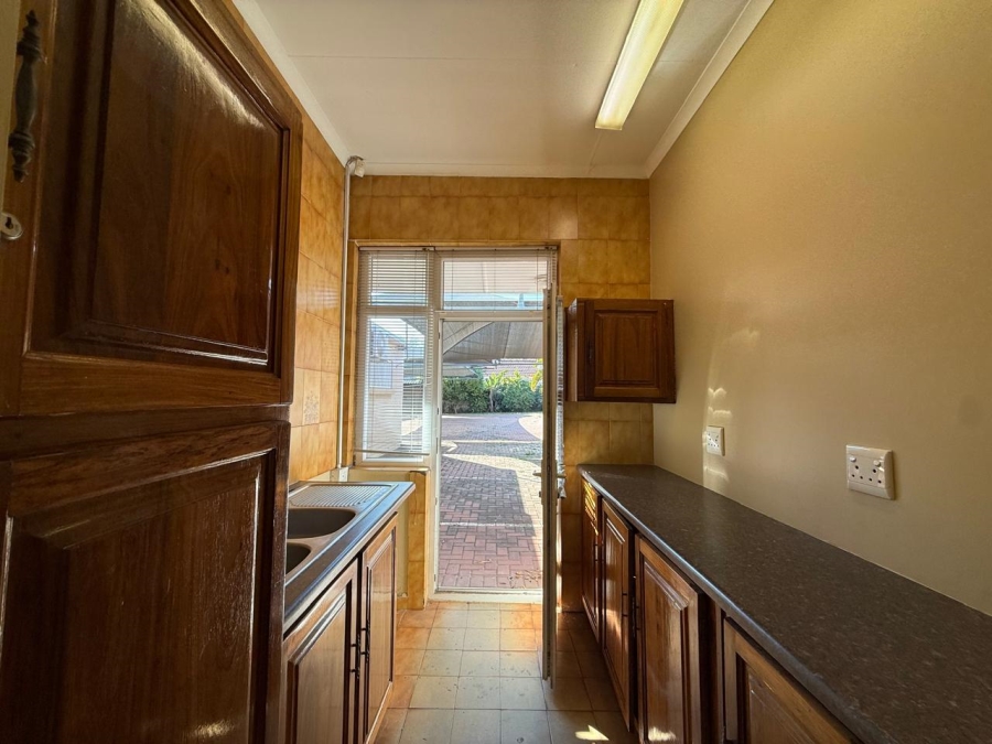 To Let Commercial Property for Rent in Greenside Gauteng