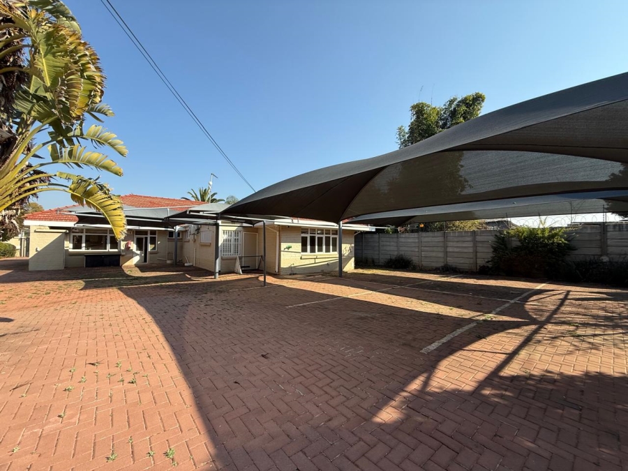 To Let Commercial Property for Rent in Greenside Gauteng