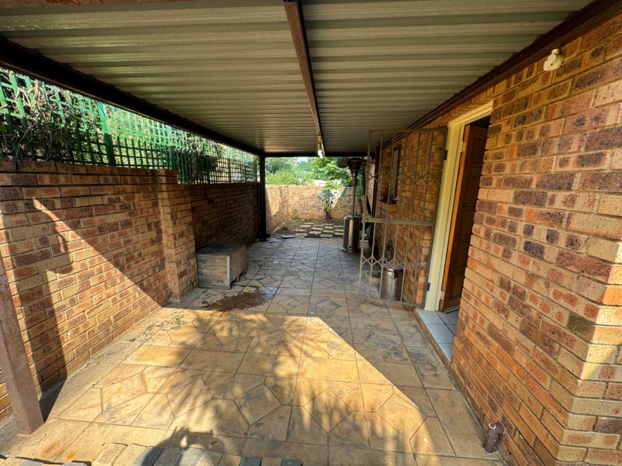 To Let 3 Bedroom Property for Rent in Weltevreden Park Gauteng