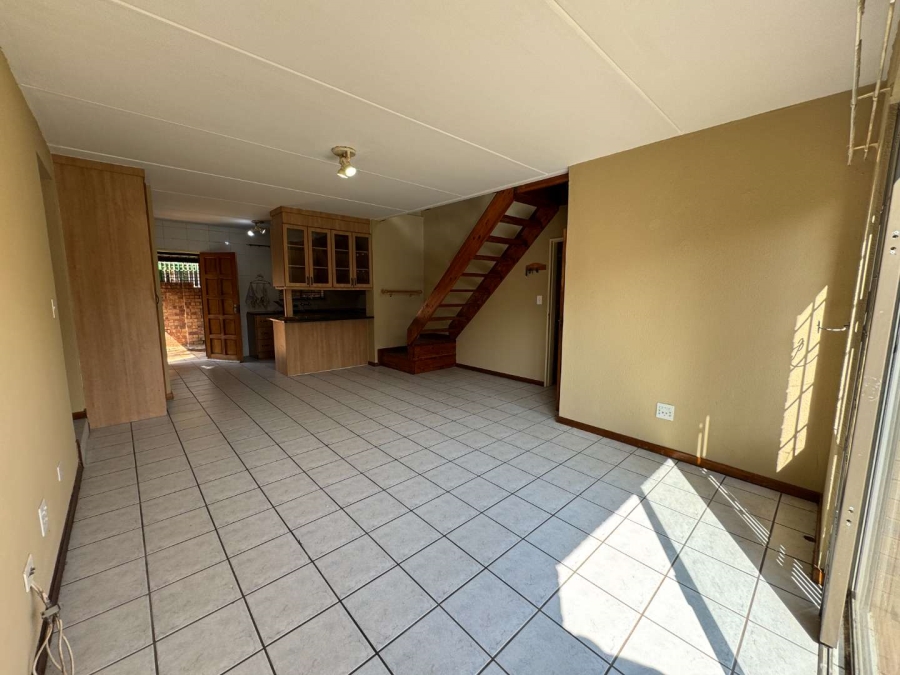 To Let 3 Bedroom Property for Rent in Weltevreden Park Gauteng