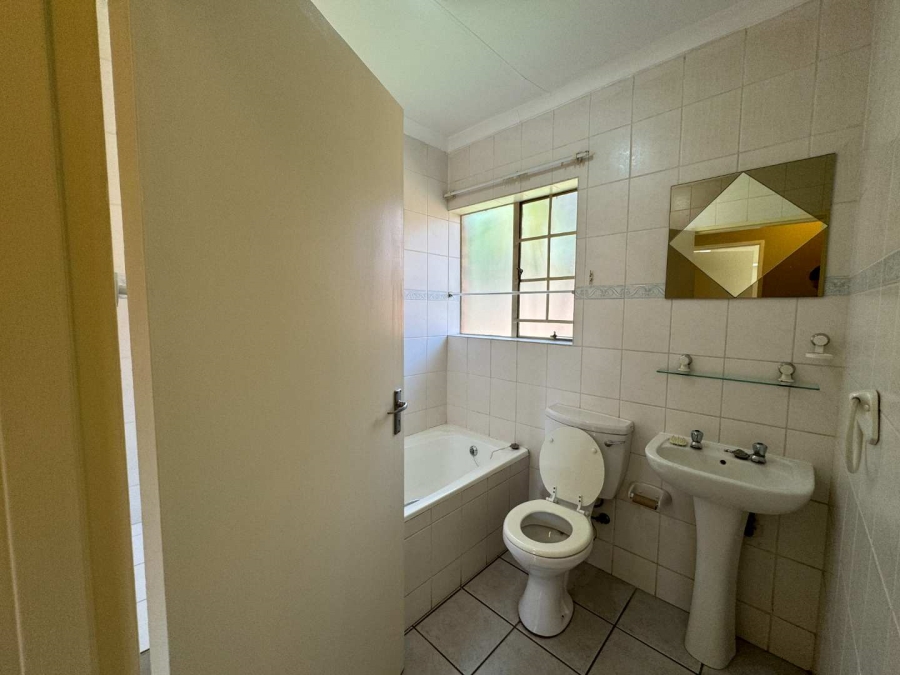 To Let 3 Bedroom Property for Rent in Weltevreden Park Gauteng