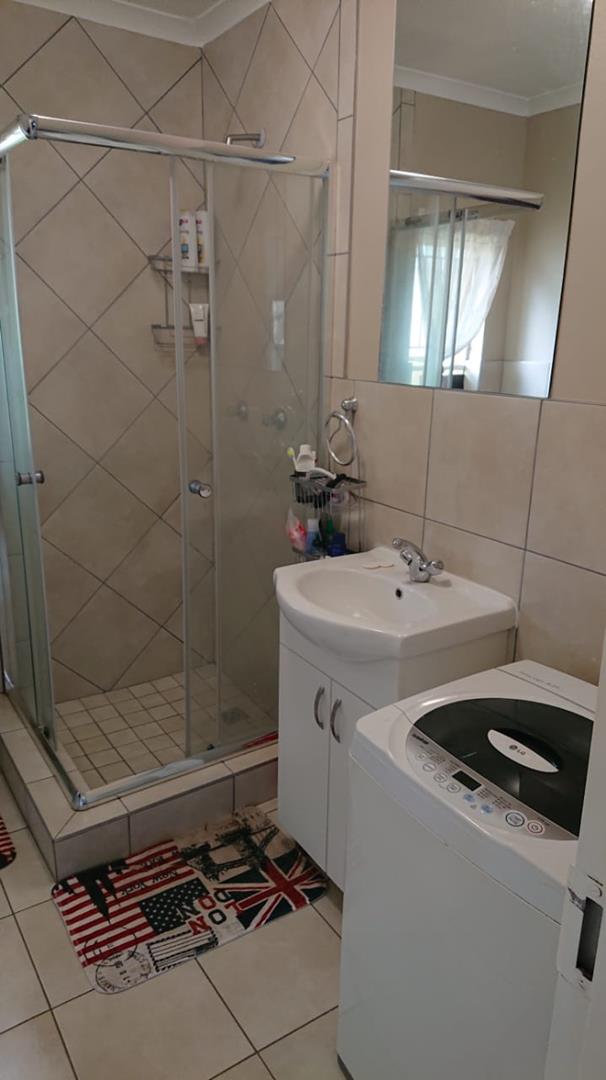 To Let 1 Bedroom Property for Rent in Fairland Gauteng