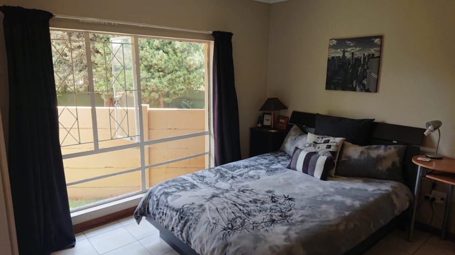 To Let 1 Bedroom Property for Rent in Fairland Gauteng