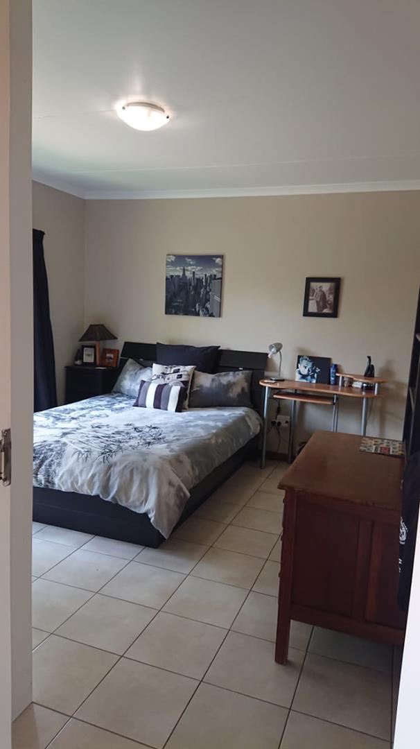 To Let 1 Bedroom Property for Rent in Fairland Gauteng