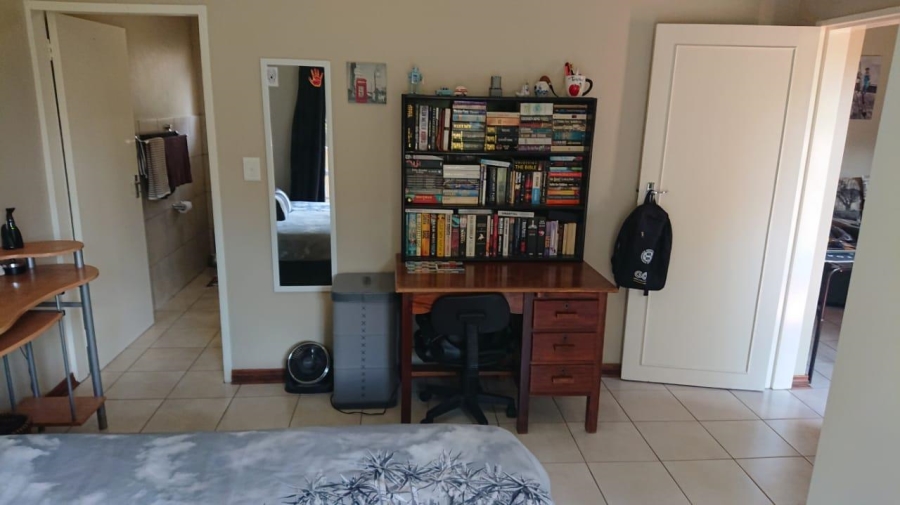 To Let 1 Bedroom Property for Rent in Fairland Gauteng
