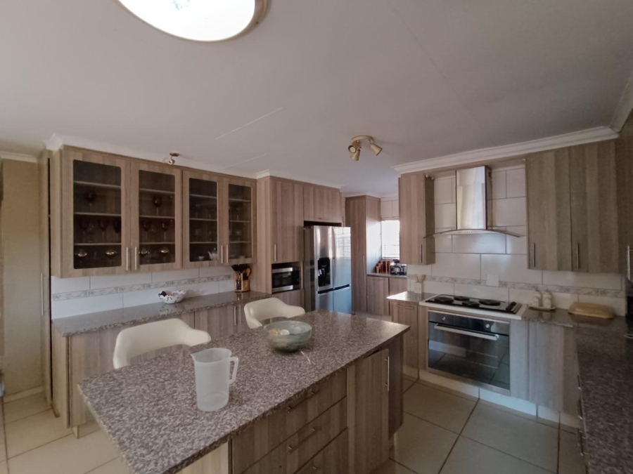 3 Bedroom Property for Sale in Amberfield Gauteng
