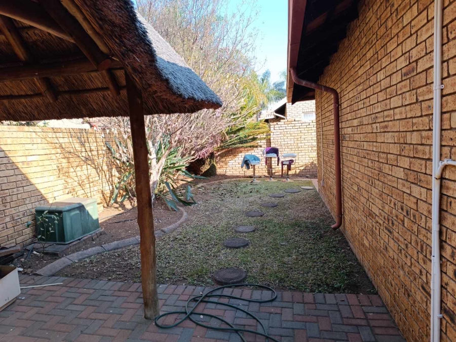3 Bedroom Property for Sale in Amberfield Gauteng