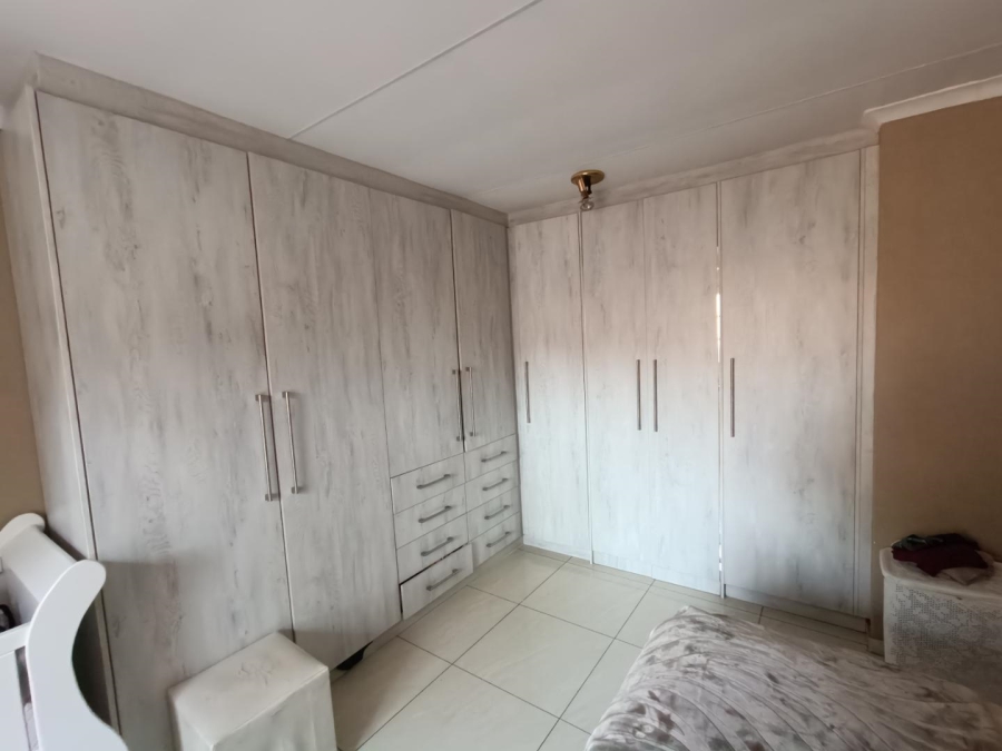 3 Bedroom Property for Sale in Amberfield Gauteng