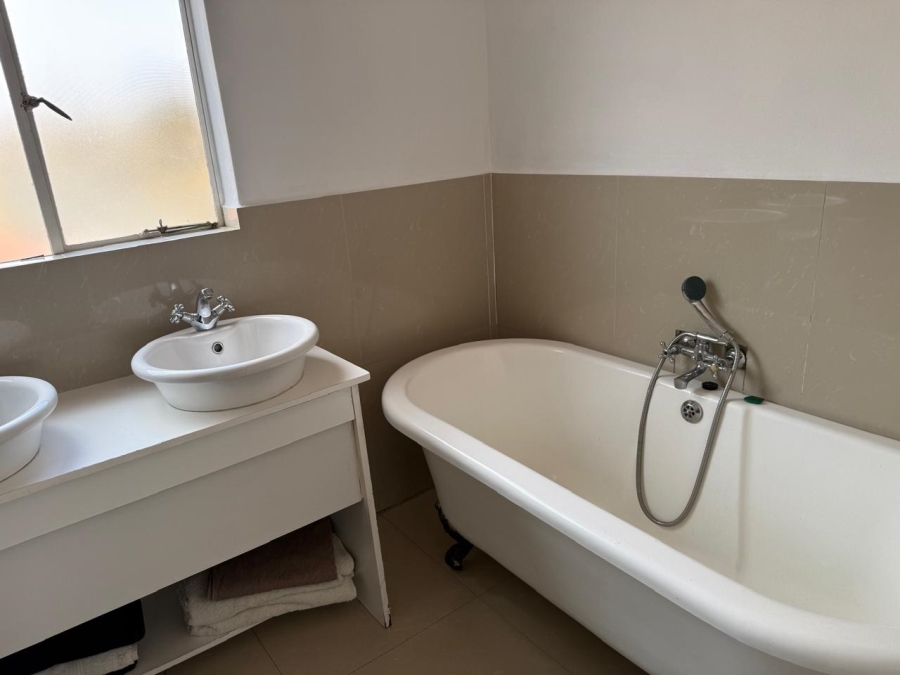 4 Bedroom Property for Sale in Tulisa Park Gauteng