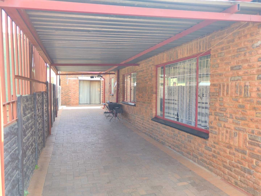 3 Bedroom Property for Sale in Lenasia Gauteng