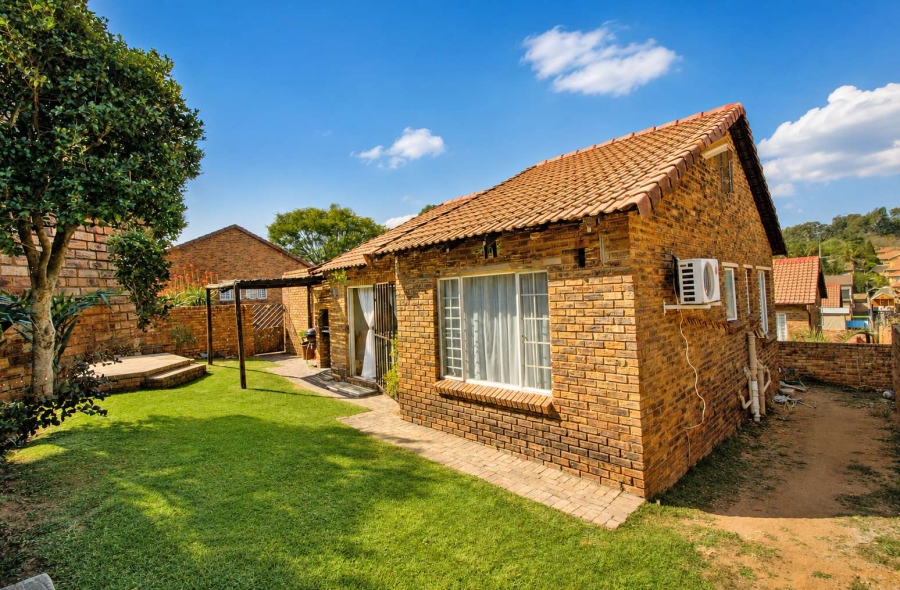 2 Bedroom Property for Sale in Wilgeheuwel Gauteng
