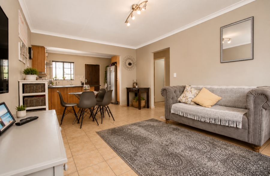 2 Bedroom Property for Sale in Wilgeheuwel Gauteng