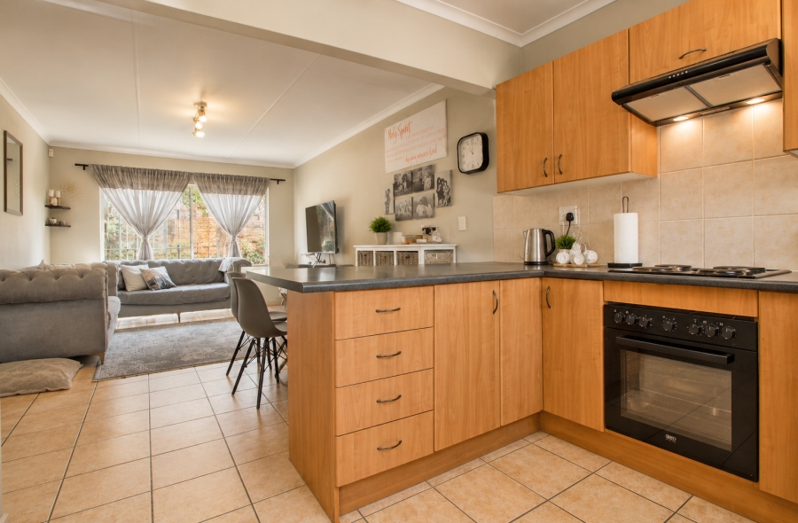 2 Bedroom Property for Sale in Wilgeheuwel Gauteng