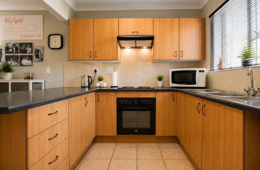 2 Bedroom Property for Sale in Wilgeheuwel Gauteng