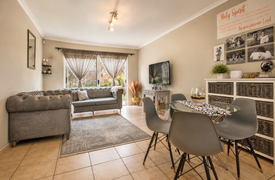 2 Bedroom Property for Sale in Wilgeheuwel Gauteng