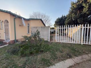 To Let 2 Bedroom Property for Rent in Huntingdon Gauteng