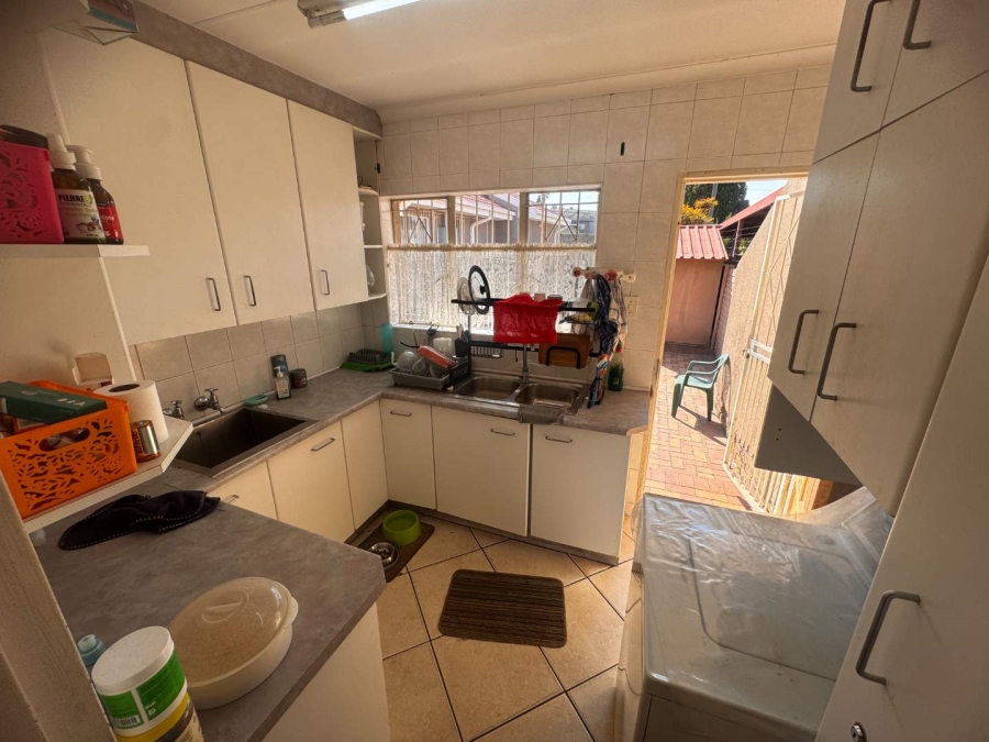 4 Bedroom Property for Sale in Brackendowns Gauteng