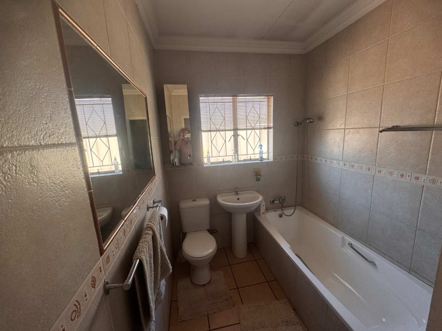 4 Bedroom Property for Sale in Brackendowns Gauteng