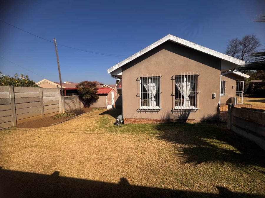 4 Bedroom Property for Sale in Brackendowns Gauteng