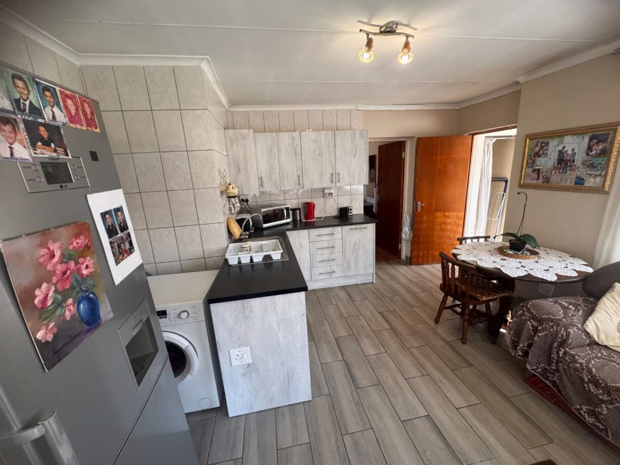 4 Bedroom Property for Sale in Brackendowns Gauteng