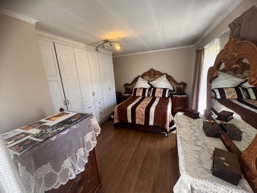 4 Bedroom Property for Sale in Brackendowns Gauteng