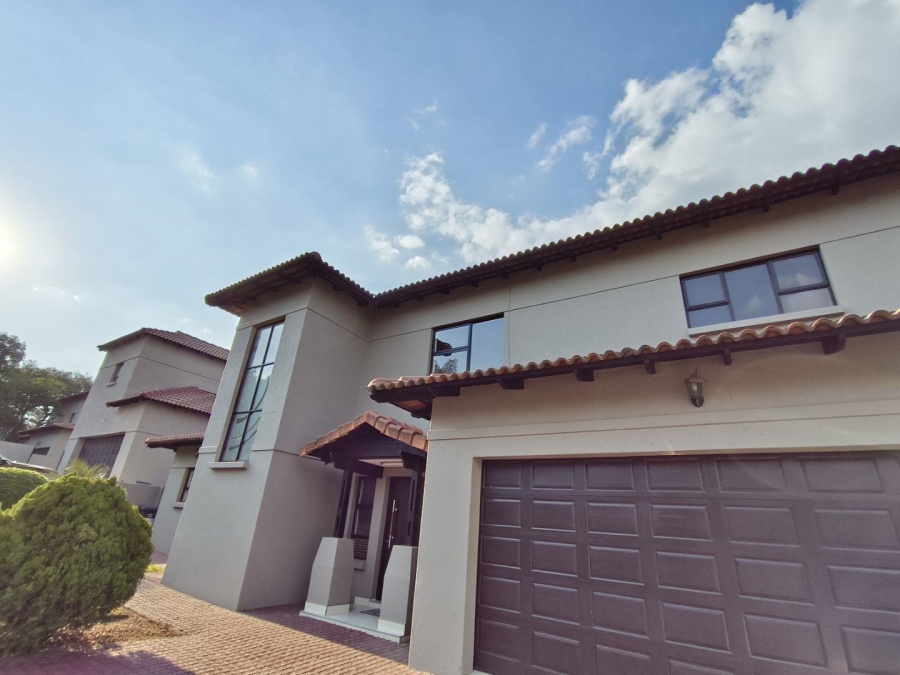 To Let 3 Bedroom Property for Rent in North Riding Gauteng