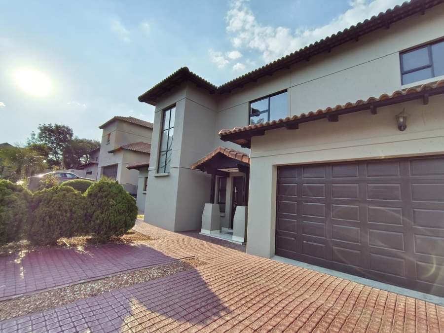 To Let 3 Bedroom Property for Rent in North Riding Gauteng