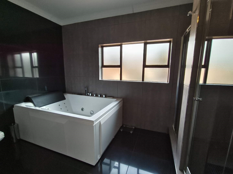 To Let 3 Bedroom Property for Rent in North Riding Gauteng