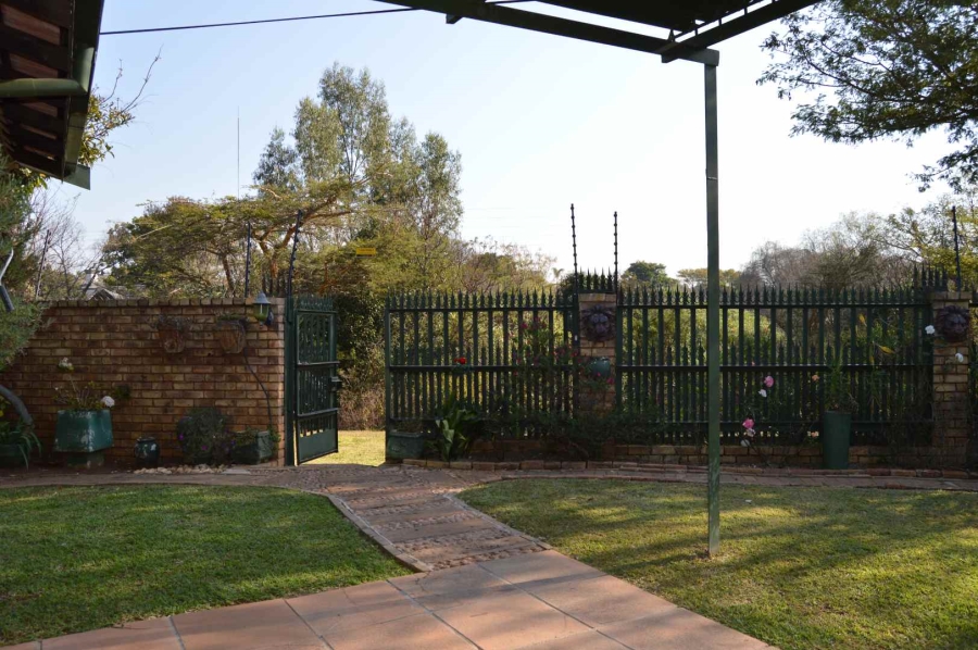 To Let 3 Bedroom Property for Rent in Faerie Glen Gauteng