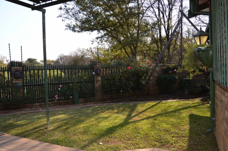 To Let 3 Bedroom Property for Rent in Faerie Glen Gauteng