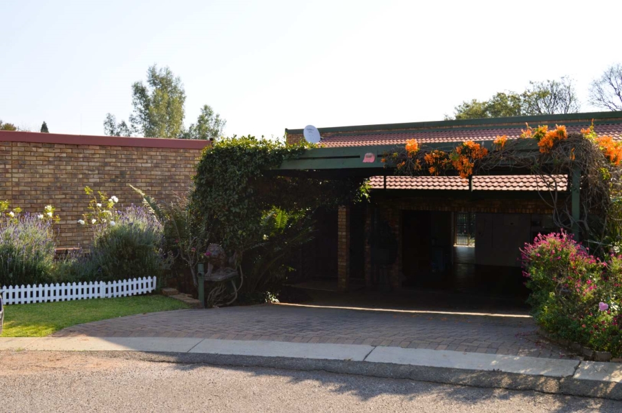 To Let 3 Bedroom Property for Rent in Faerie Glen Gauteng