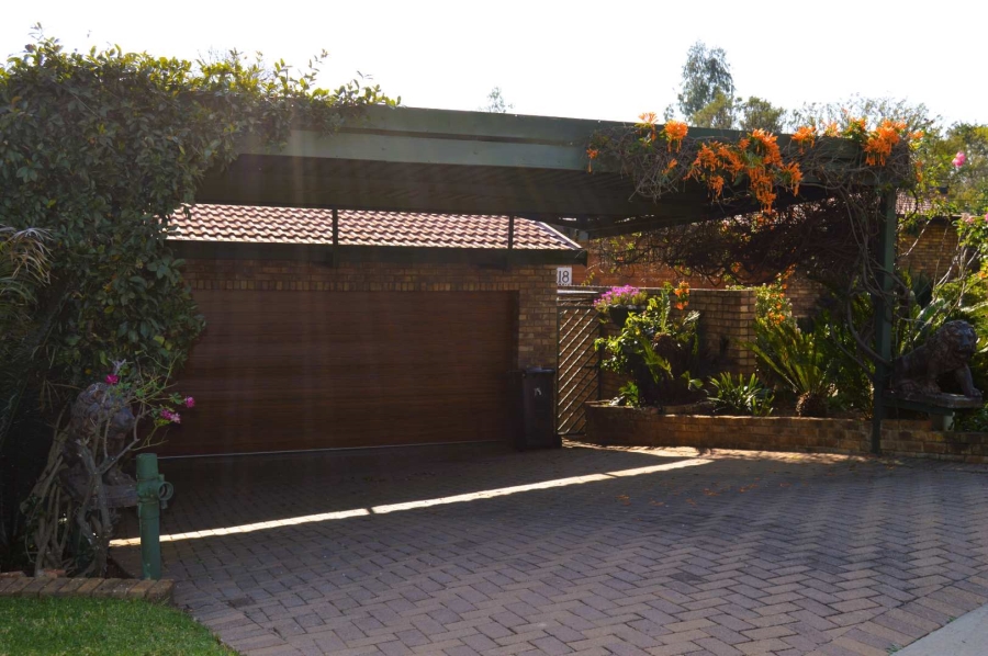 To Let 3 Bedroom Property for Rent in Faerie Glen Gauteng
