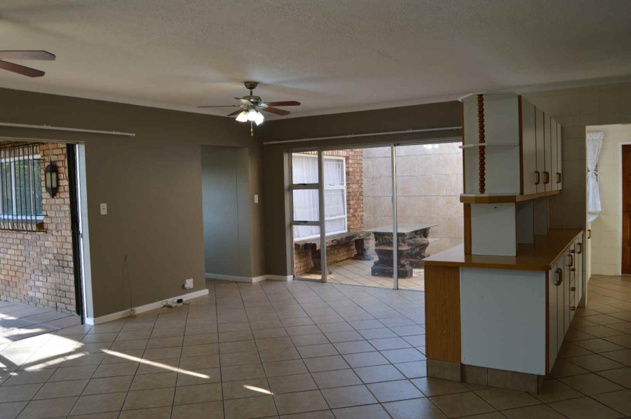 To Let 3 Bedroom Property for Rent in Faerie Glen Gauteng
