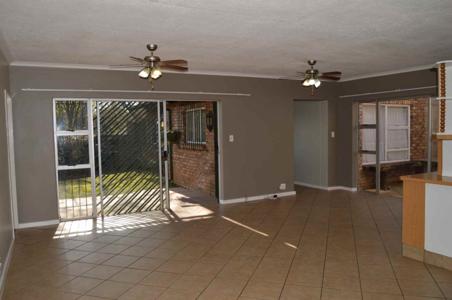 To Let 3 Bedroom Property for Rent in Faerie Glen Gauteng