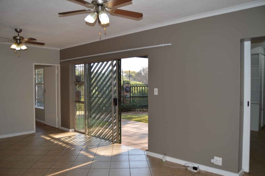 To Let 3 Bedroom Property for Rent in Faerie Glen Gauteng